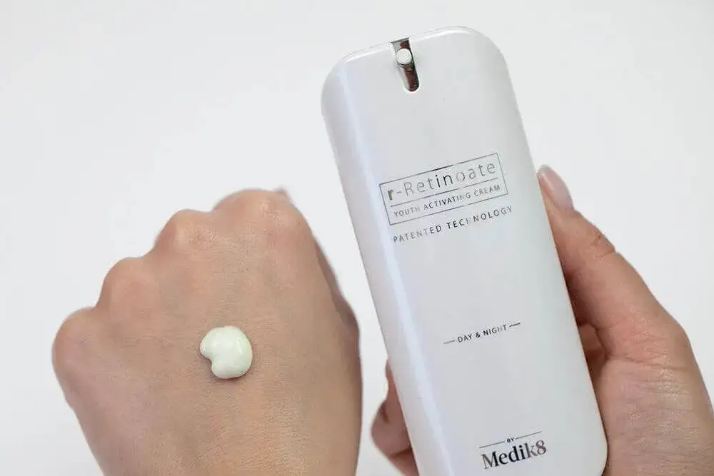 Zdjęcie Jaki krem do twarzy po 50, by skutecznie walczyć ze zmarszczkami?