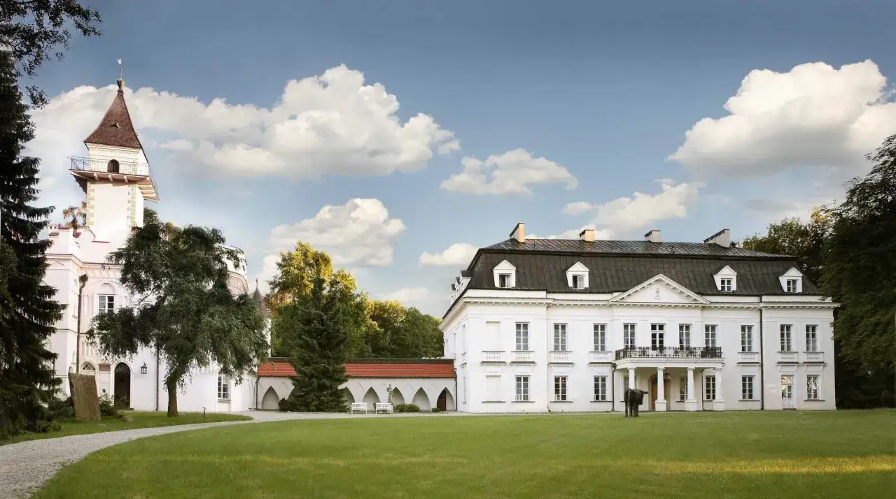 Zdjęcie Pałac w Radziejowicach: tajemnice historii i architektury, które zachwycają