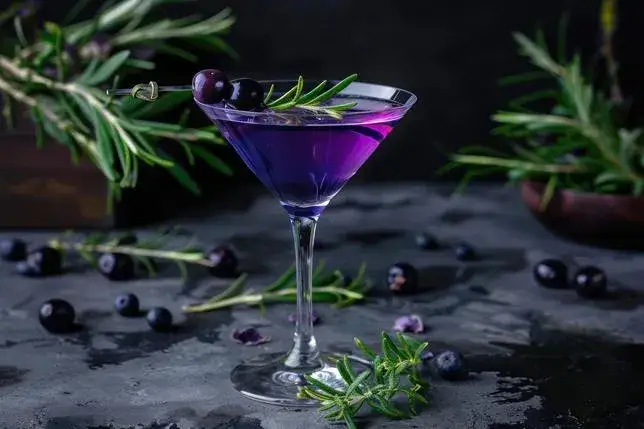 Zdjęcie Najlepsze drinki z borówkami, które orzeźwią każdego miłośnika owoców