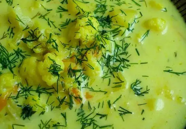zupa kalafiorowa z przyprawami, aromatyczna zupa kalafiorowa