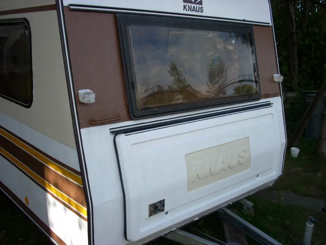 Zdjęcie Czym pomalować przyczepę kempingową? Opinie o najlepszych farbach