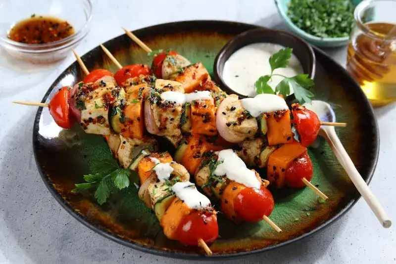 szaszłyki wegetariańskie halloumi tofu