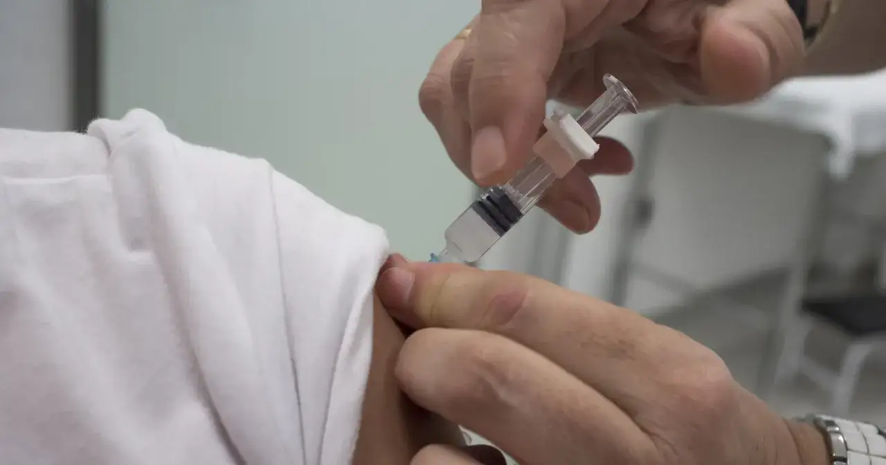 Szczepienie przeciwko krztuścowi to skuteczny spos&oacute;b, by chronić siebie i bliskich.