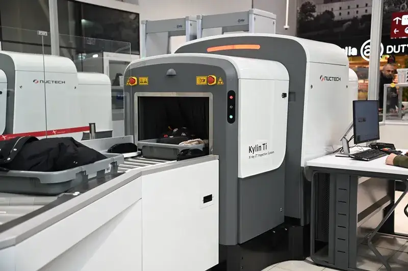 skaner 3D CT lotnisko