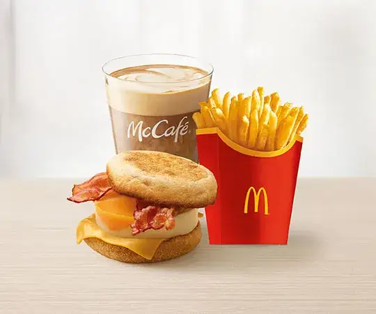 Zdjęcie Ile kosztują frytki w maku? Sprawdź ceny i oszczędź na zam&oacute;wieniu