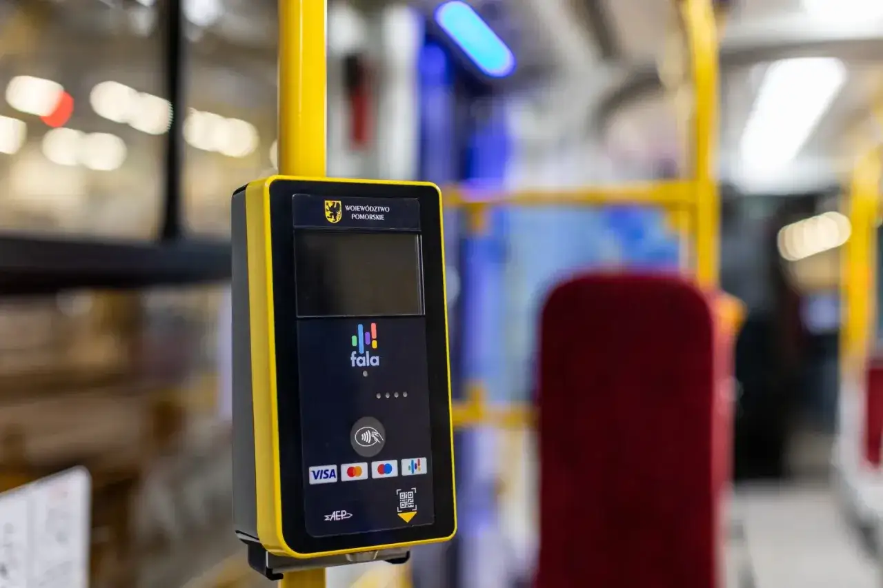 Automat biletowy ZTM Gdańsk w tramwaju