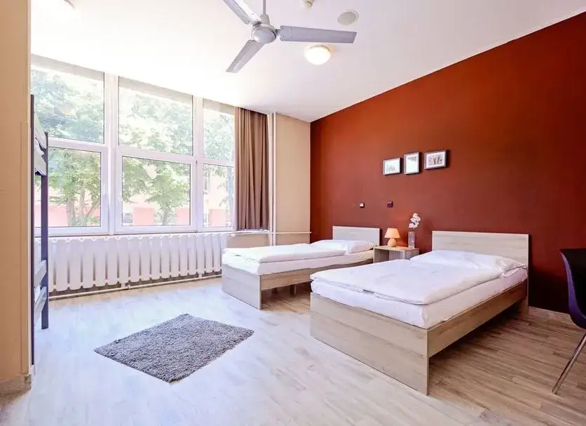 R&oacute;żne typy nocleg&oacute;w w Pradze (hostel, hotel, apartament)