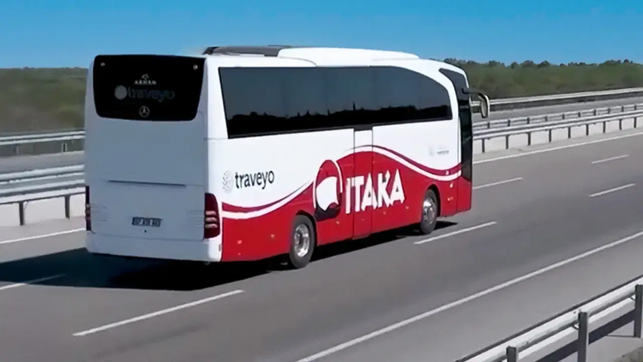 Autokar Itaka logo i kierunek wycieczki