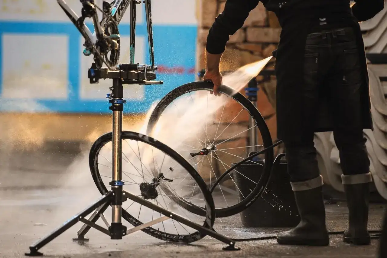 E-Bike Montagest&auml;nder Halteklaue Sattelst&uuml;tze