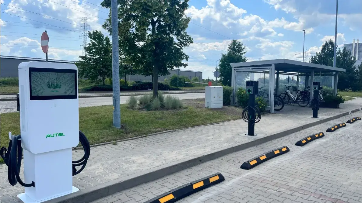 publiczna stacja ładowania samochodów elektrycznych AC