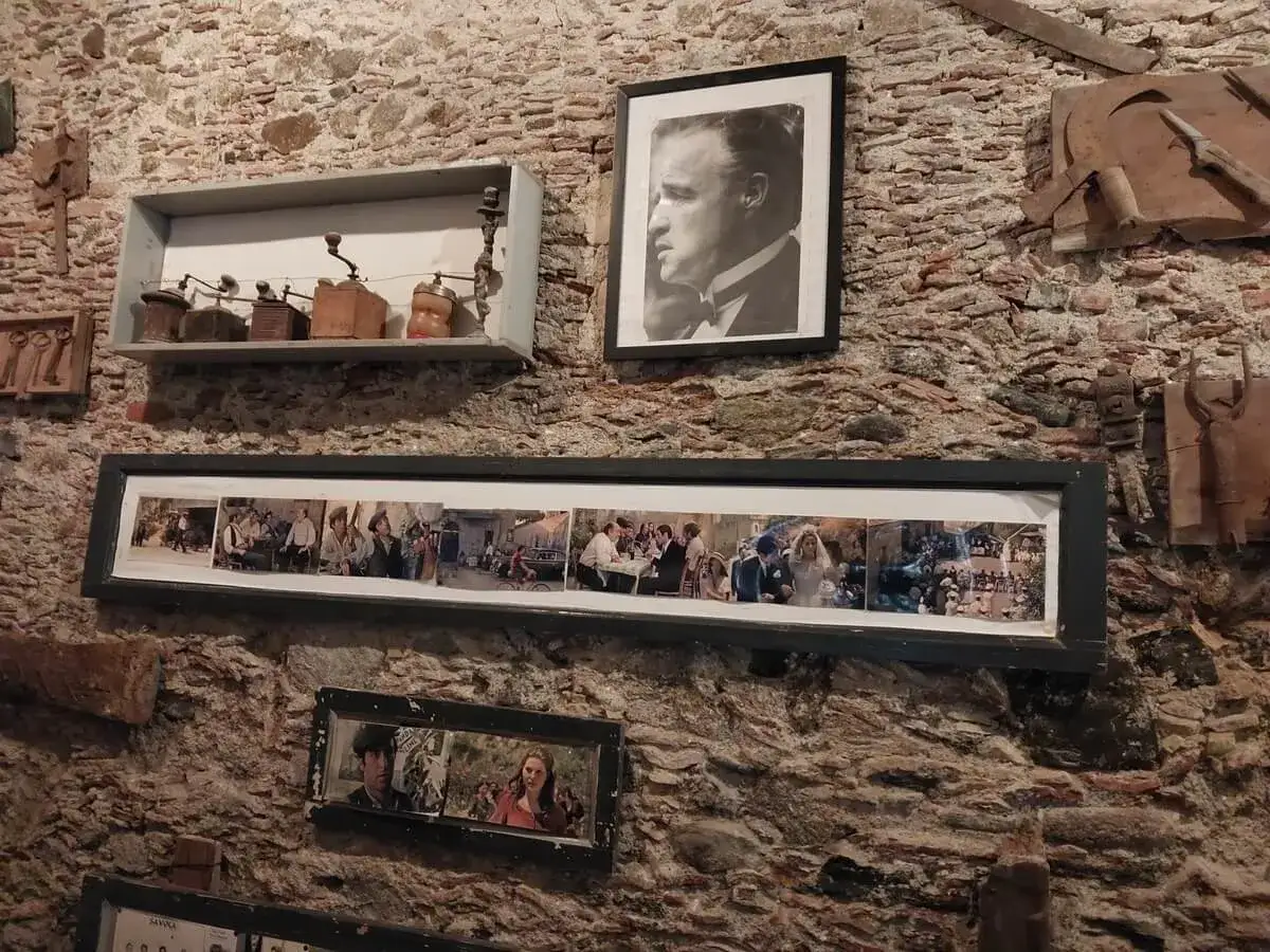 Portret Marlona Brando, kolaż scen z filmu 