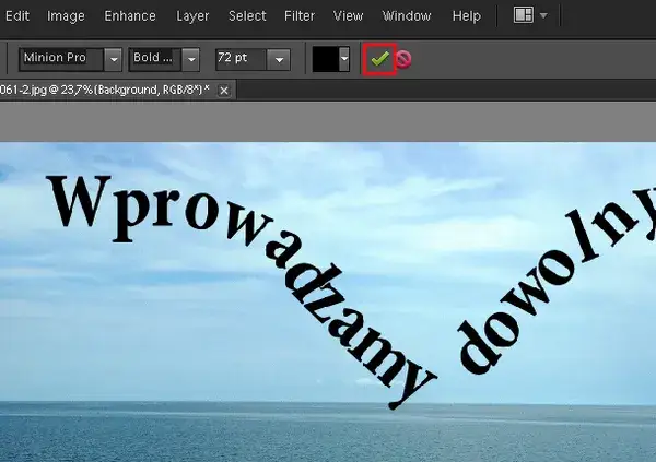 Przykłady wygiętego tekstu w Photoshopie