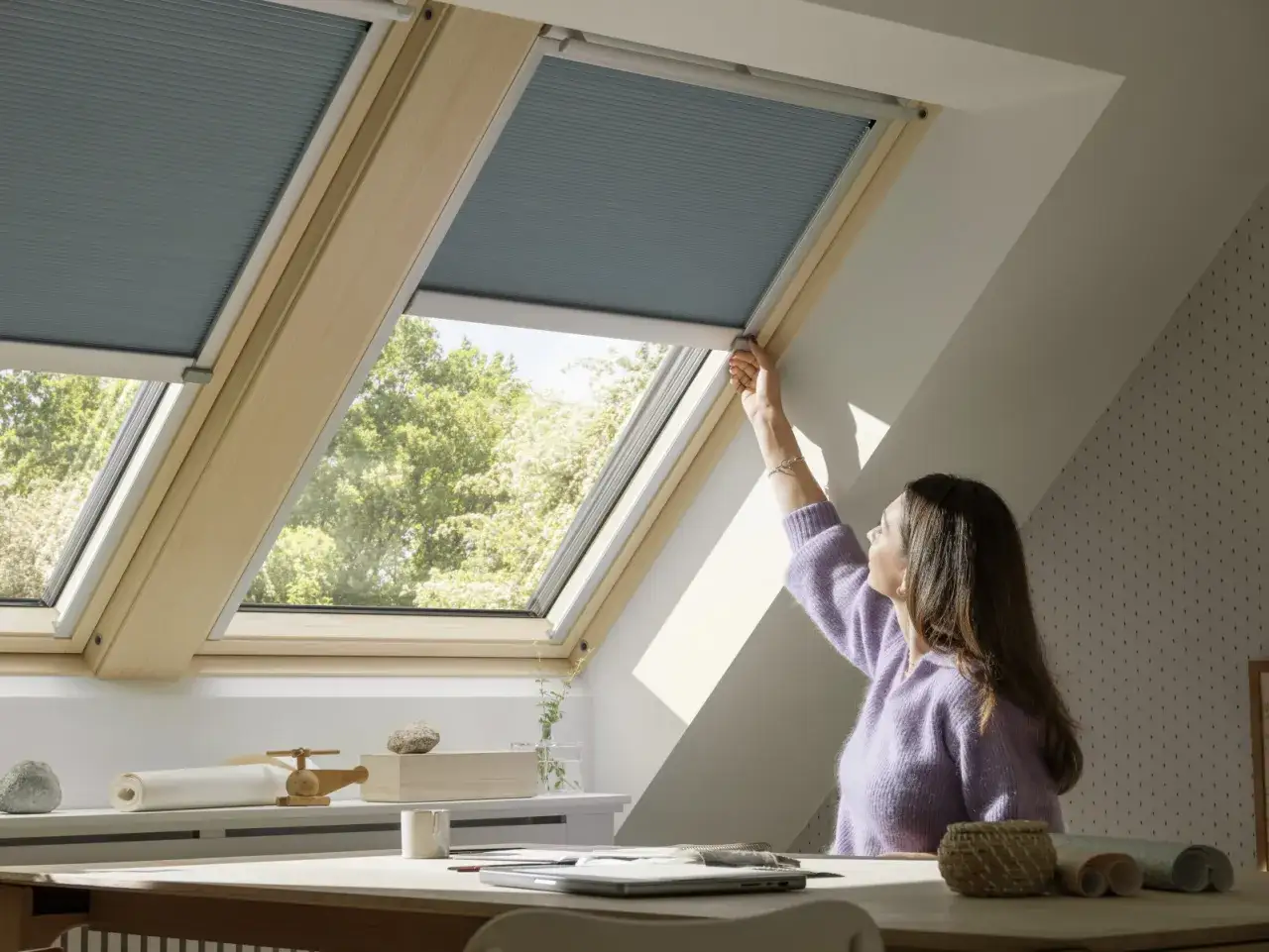 Elektryczne rolety w nowoczesnym wnętrzu