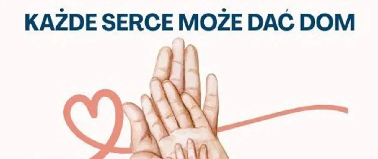 Dłonie dorosłych i dzieci splecione w geście jedności. Napis 