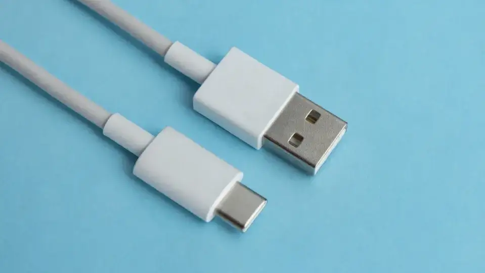 Rodzaje kabli USB-C do Lightning i USB-C do USB-C