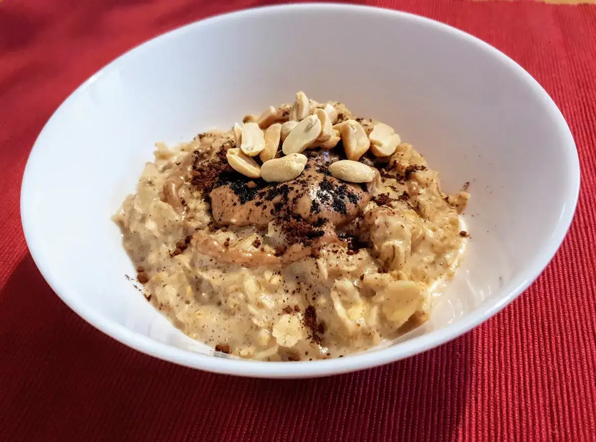 zdrowe śniadania dla jelit, owsianka, koktajl, placuszki