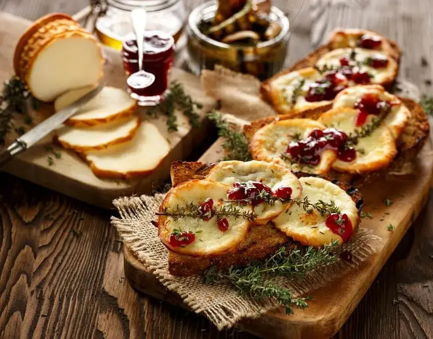 Zdjęcie Jak podgrzać oscypek, aby uzyskać idealną konsystencję i smak
