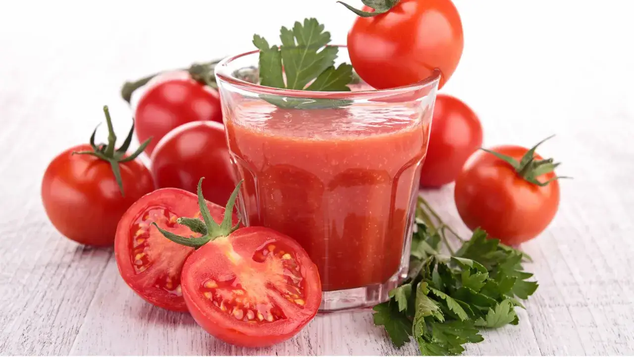 Składniki do drinków z sokiem pomidorowym