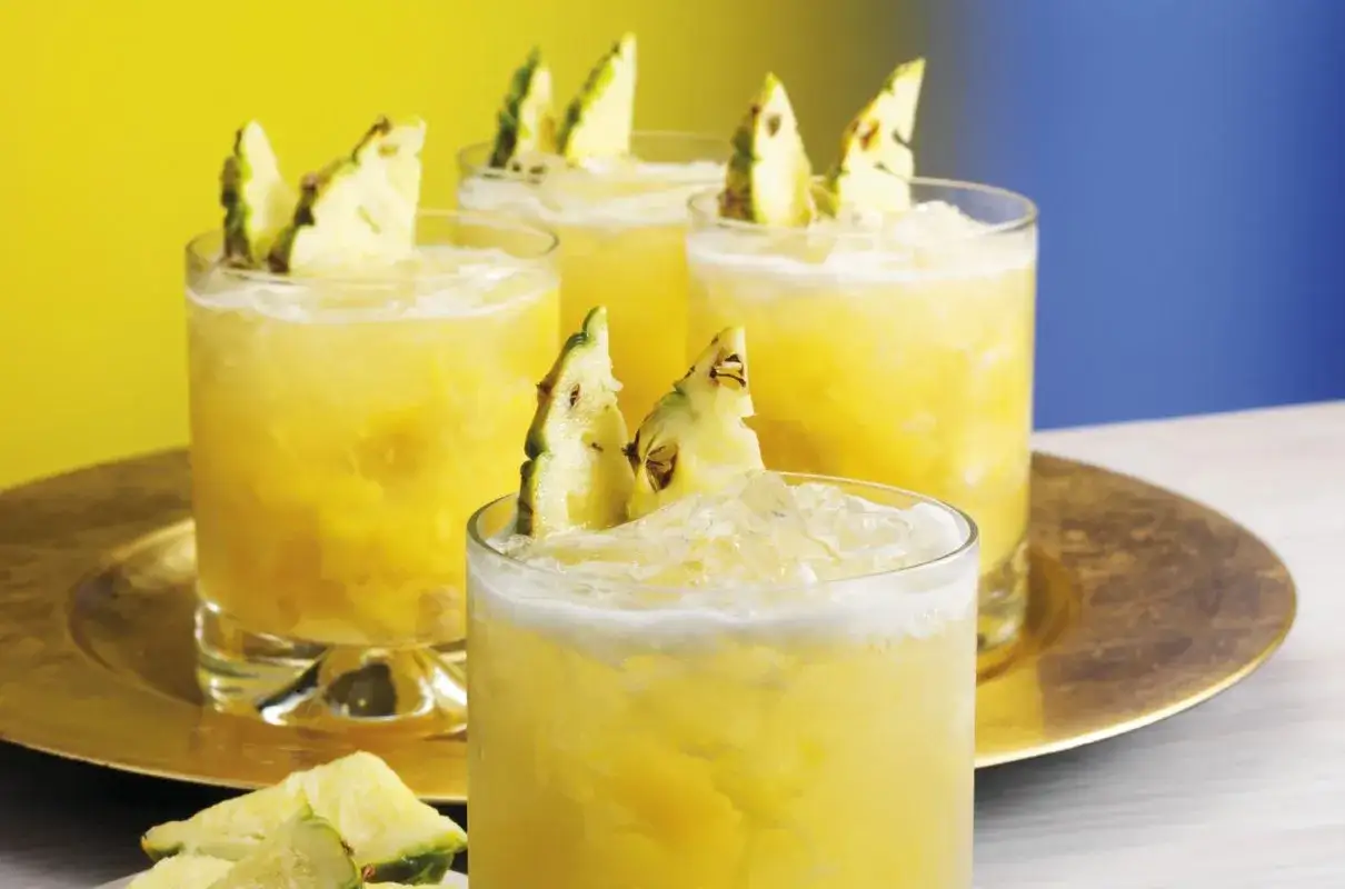 Składniki do drinków ananasowych
