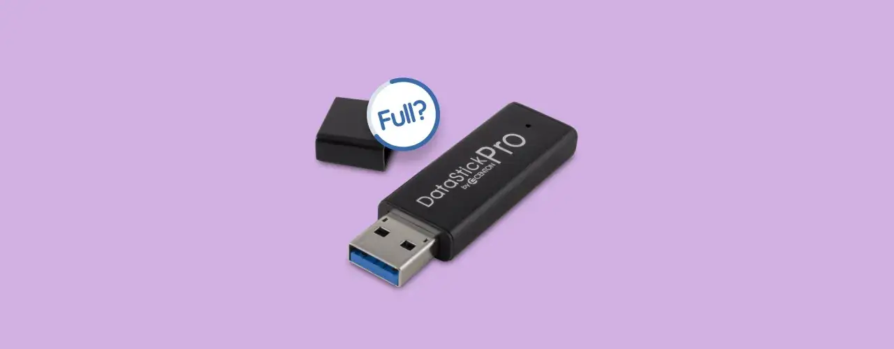 pendrive z komunikatem formatuj dysk