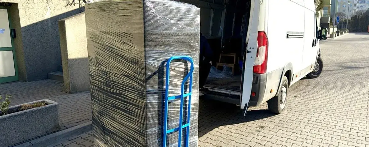 Jak prawidłowo zabezpieczyć lodówkę do transportu na leżąco