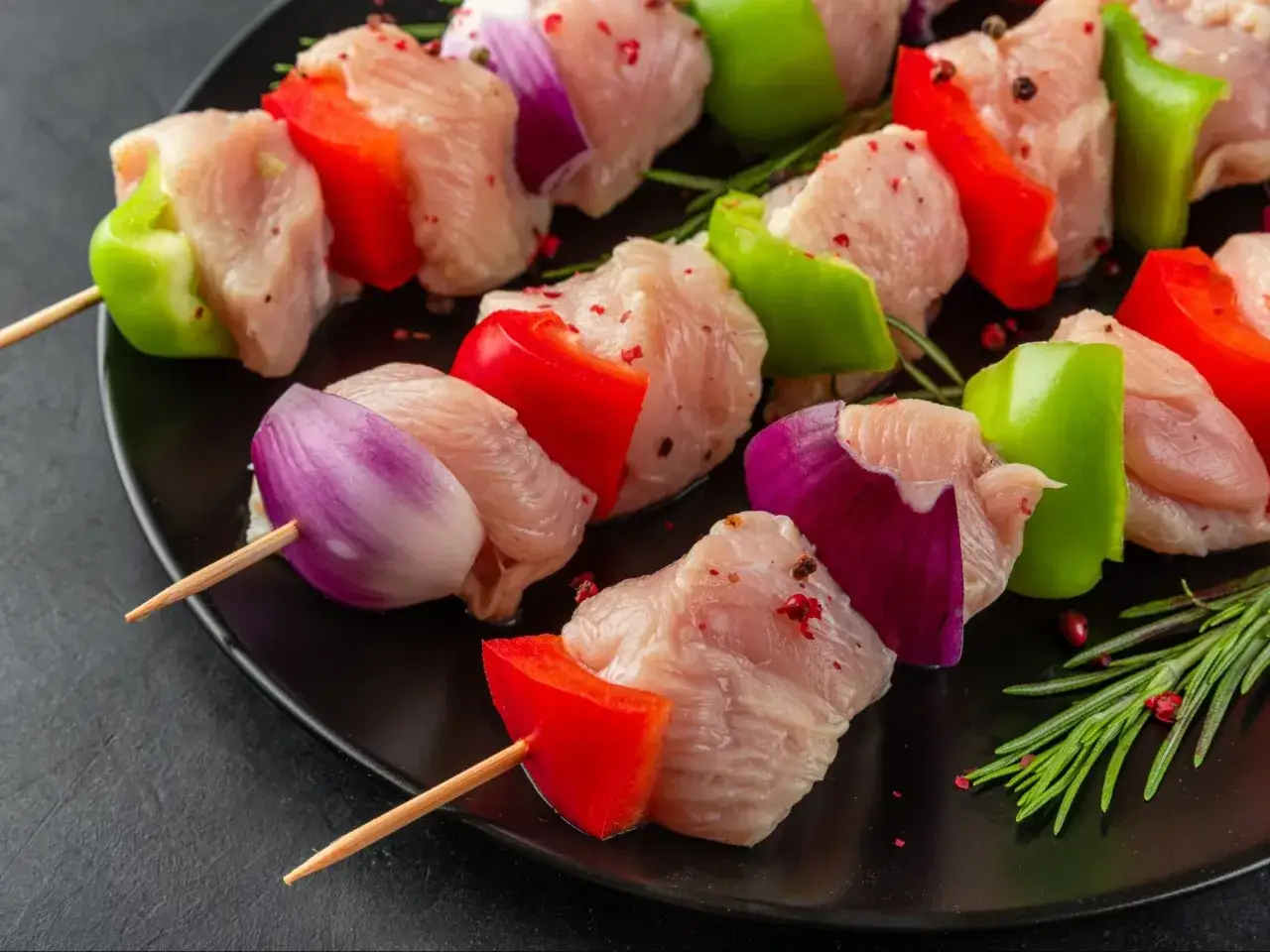 Gotowe szaszłyki z kurczaka