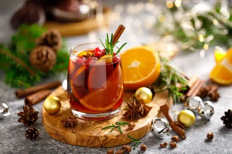 zimowe drinki z rumem i letnie koktajle