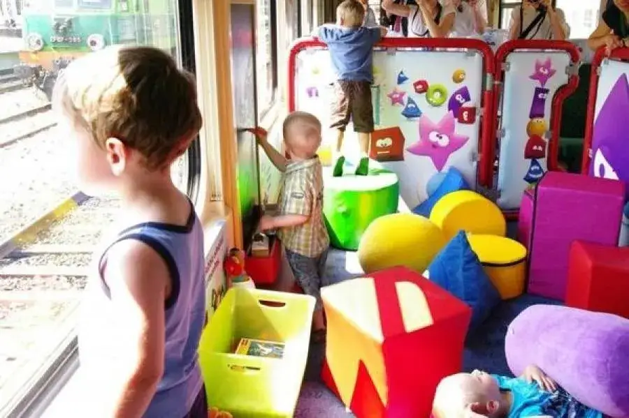 Wózek dziecięcy w pociągu strefa dla rodziców