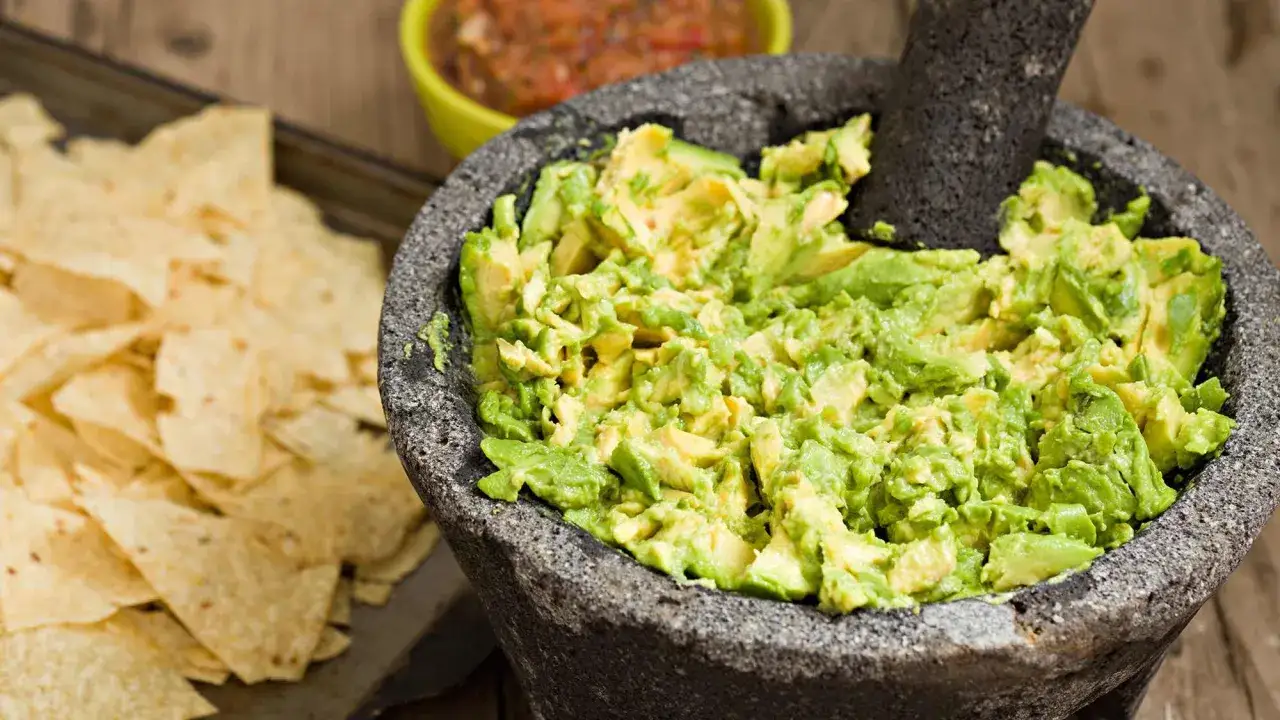 Zdjęcie Jak zrobić sos guacamole, który zachwyci Twoich gości i nie zawiedzie