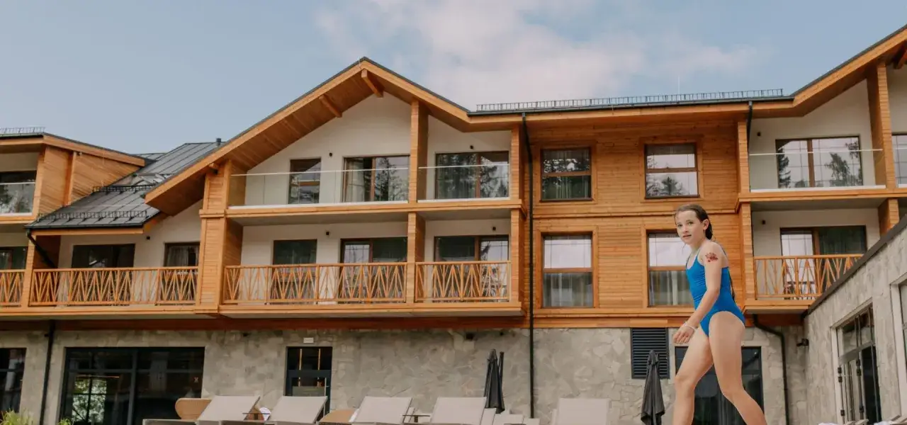 Karpacz panorama z hotelami i g&oacute;rami