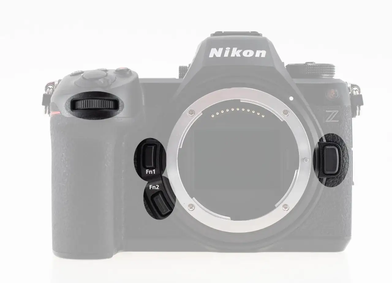 Nikon Z6 III z widocznymi przyciskami Fn1 i Fn2, gotowy do uchwycenia każdej chwili.