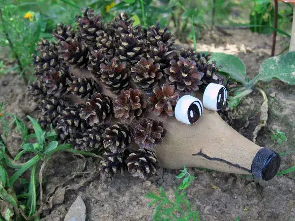 materiały do zrobienia jeża z butelki plastikowej