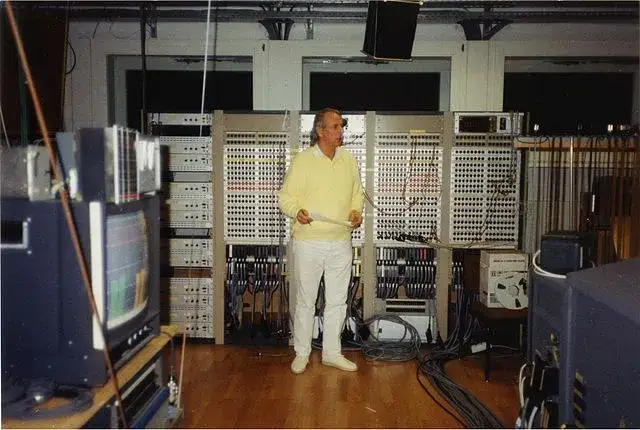 Pierre Schaeffer studio RTF, Karlheinz Stockhausen WDR studio