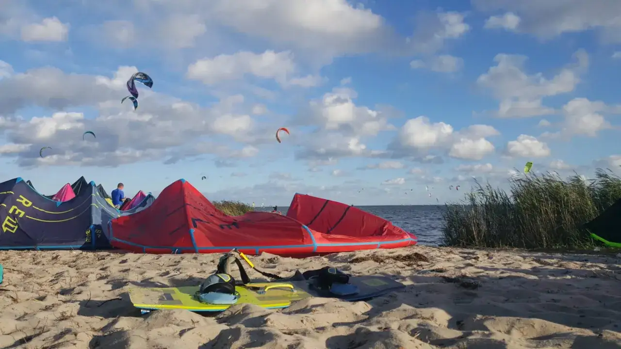 P&oacute;łwysep Helski kitesurfing dla początkujących