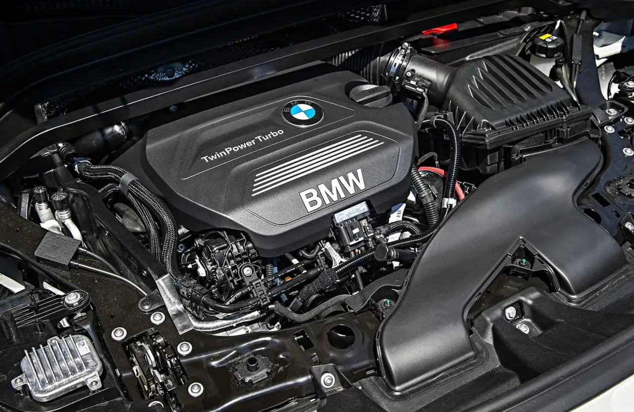 Silnik TwinPower Turbo BMW X1 F48, gotowy do pracy.