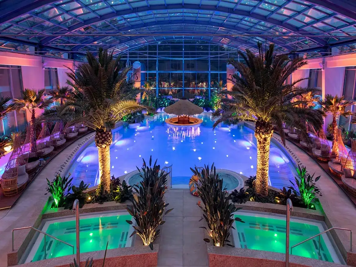 luksusowy basen hotelowy w Polsce