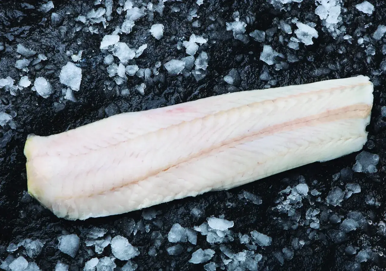 Filet miruny nowozelandzkiej surowy i po obr&oacute;bce