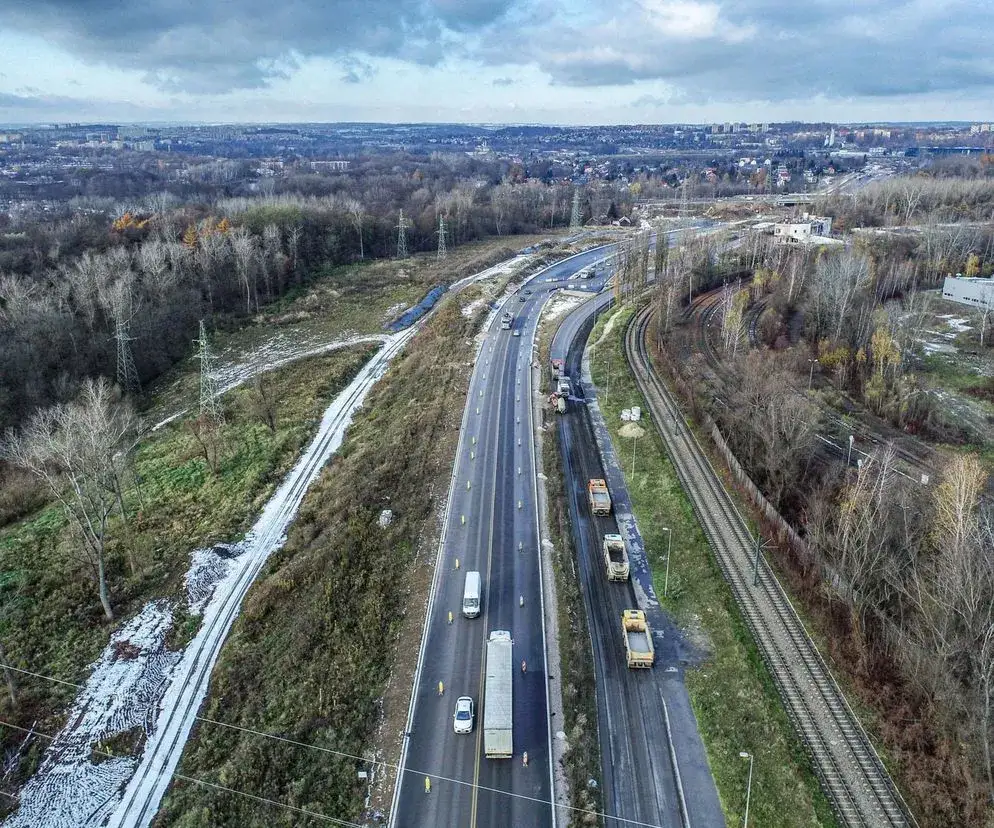 Droga ekspresowa S7 Polska, nowoczesna droga, krajobraz