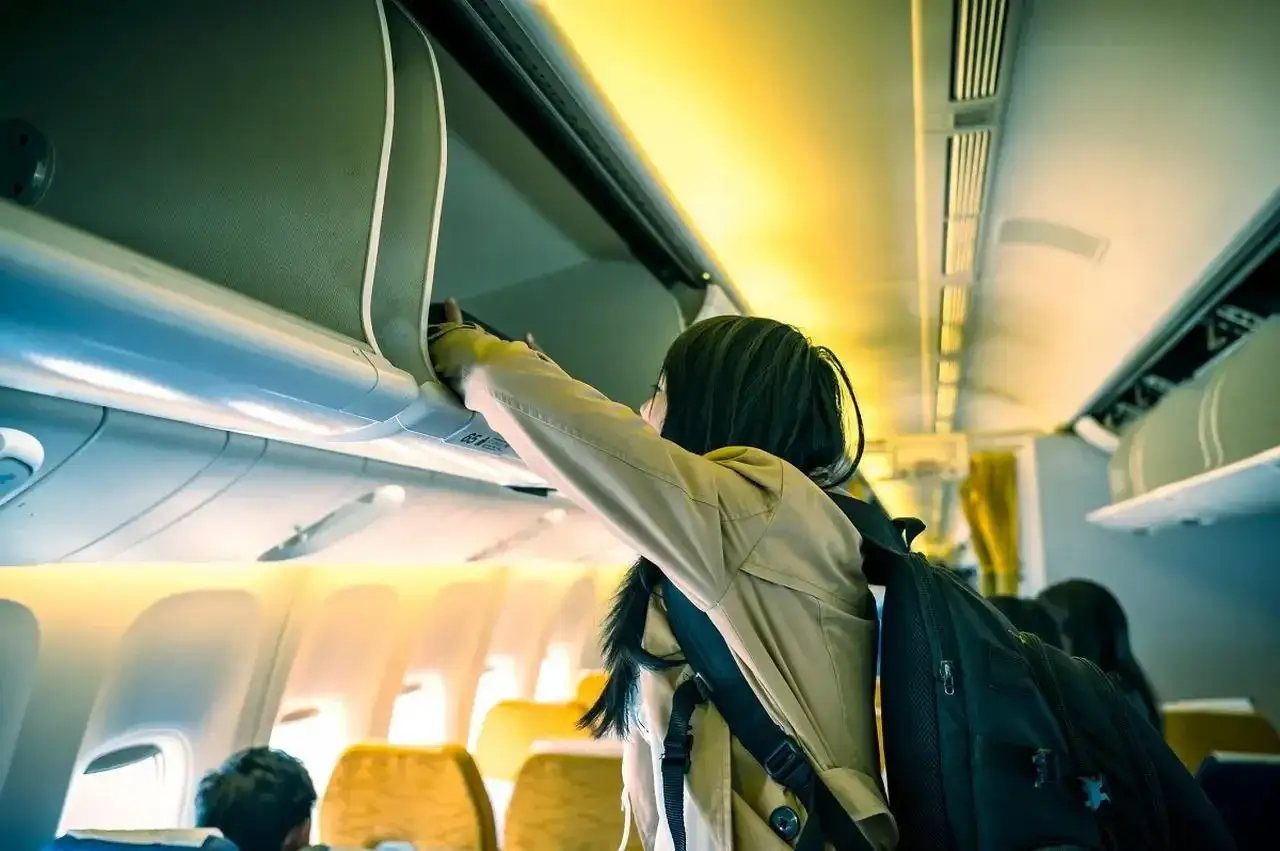 Zdjęcie Ile kosztuje dopłata za nadbagaż w Wizz Air? Zaskakujące opłaty!