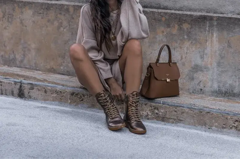 Modne jesienne buty i torebki