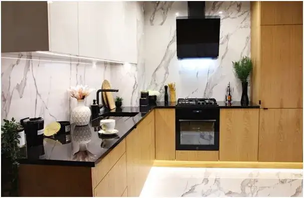 spiek kwarcowy kuchnia ściana