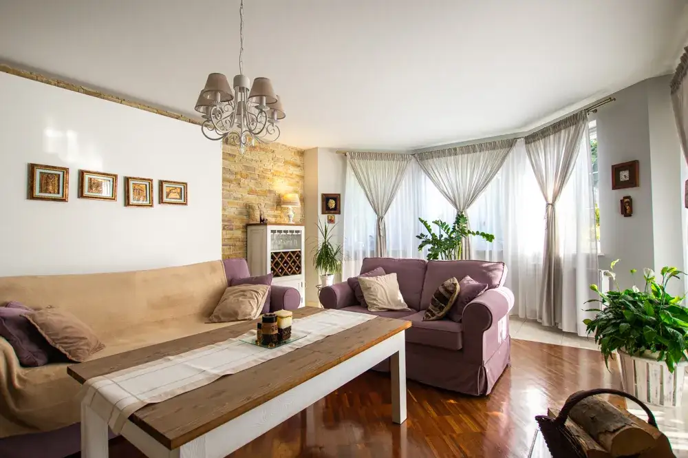 Zdjęcie Najlepsze obiektywy do zdjęć w domu: Jak uchwycić magiczne chwile bez stresu