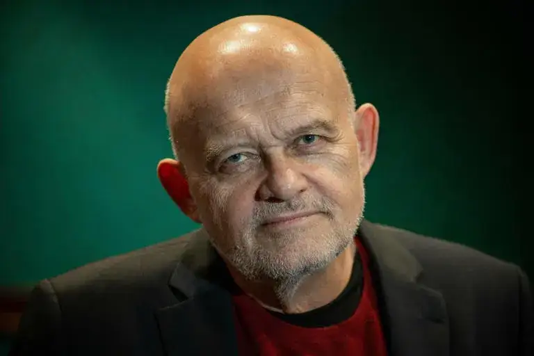 Zdjęcie Aktor alkoholik: historie walki i nadziei w świecie show-biznesu
