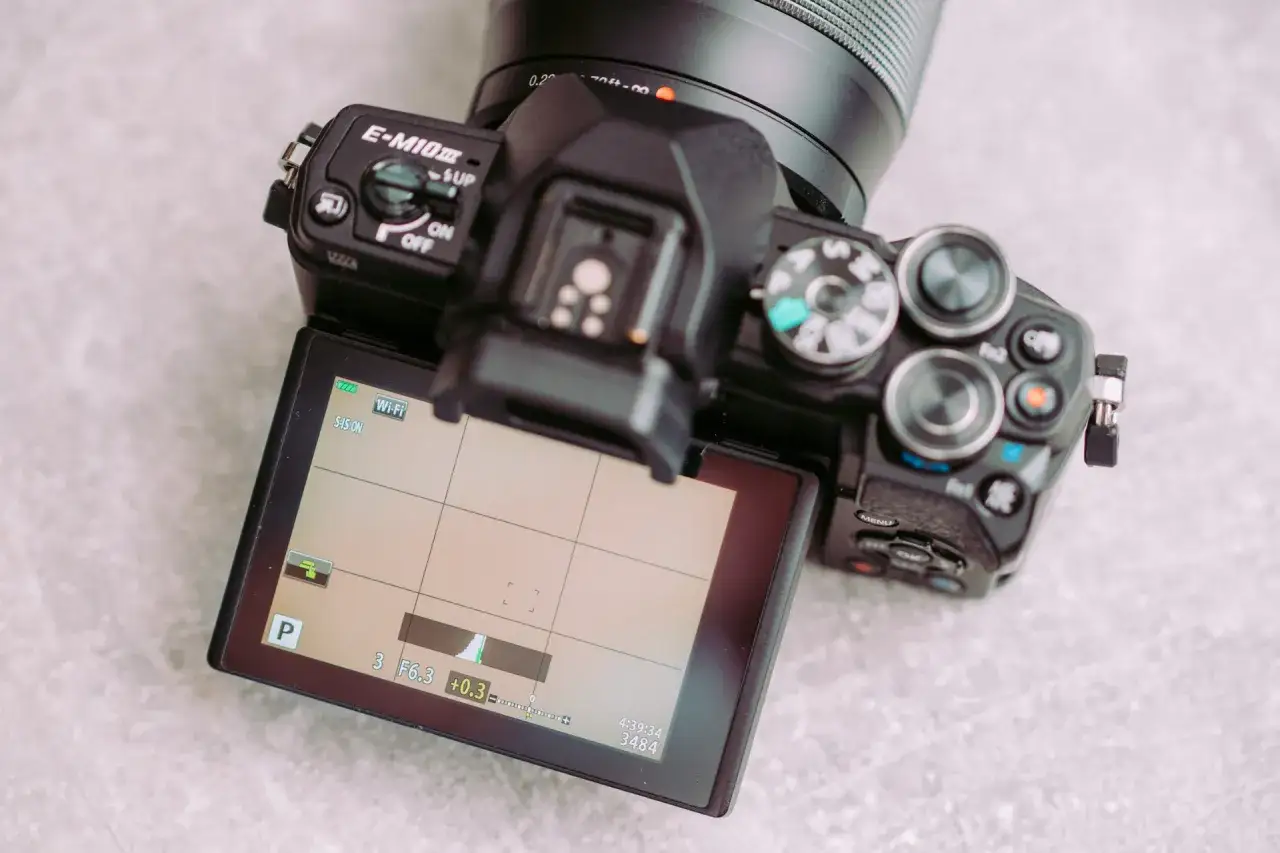 Zdjęcie Do czego służy aparat fotograficzny i jak go wykorzystać w różnych sytuacjach