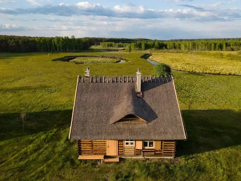 Zdjęcie Luksusowe domki nad jeziorem Bory Tucholskie – idealne na relaksujące wakacje