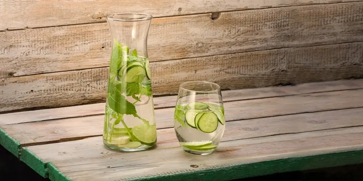 Zdjęcie Szklanki do zimnych napoi - wybierz idealne naczynia na lato