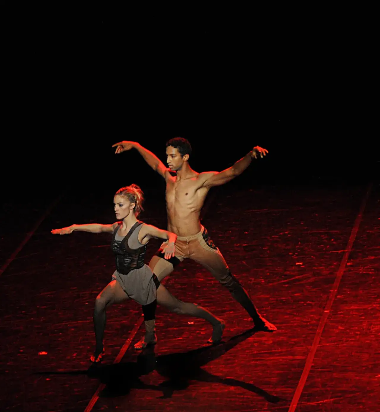 Zdjęcie Co to jest taniec nowoczesny? Poznaj jego historię i style