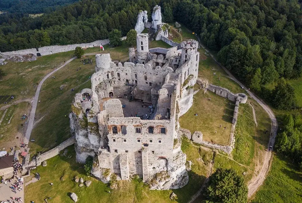 Jura Krakowsko-Częstochowska zamki dla dzieci