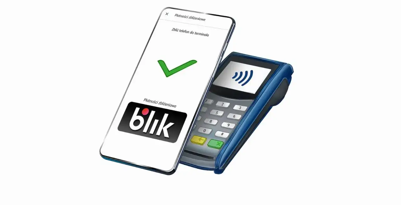 Zbliż telefon z aplikacją BLIK do terminala, aby zapłacić zbliżeniowo. To prosty spos&oacute;b, jak płacić telefonem.