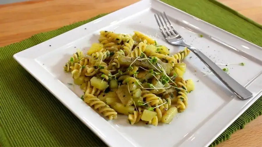Pasta con carciofi impiattata
